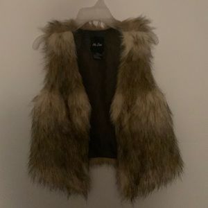 Women’s Faux Fur Vest. Me Jane  size small